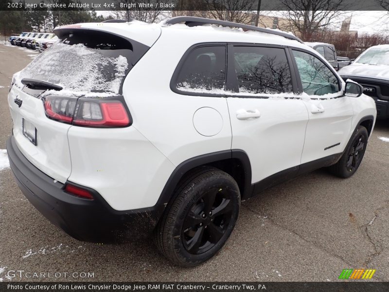Bright White / Black 2023 Jeep Cherokee Altitude Lux 4x4