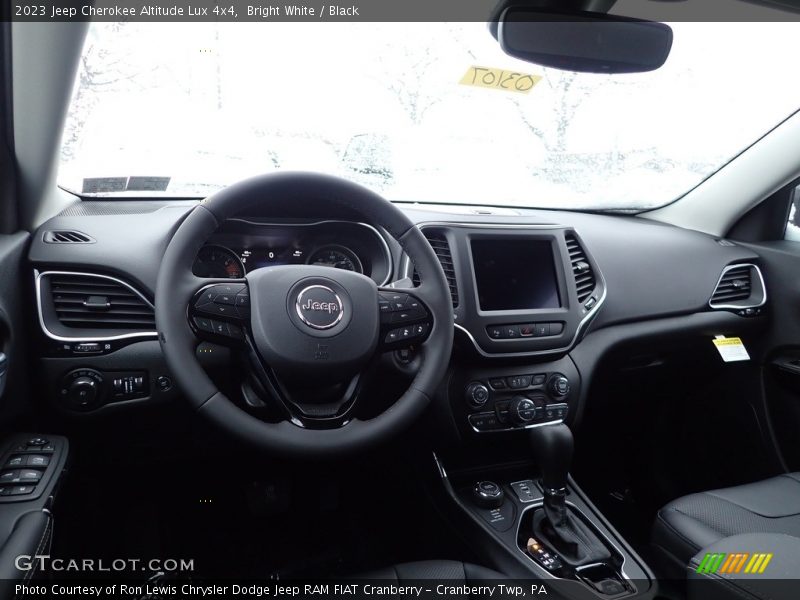 Bright White / Black 2023 Jeep Cherokee Altitude Lux 4x4
