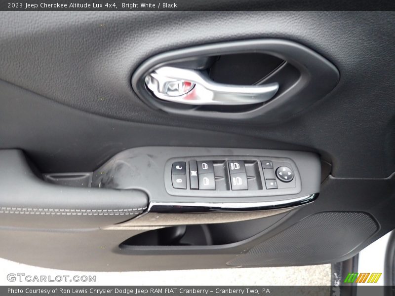 Bright White / Black 2023 Jeep Cherokee Altitude Lux 4x4