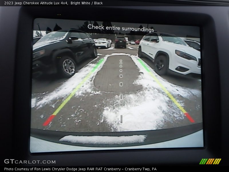 Bright White / Black 2023 Jeep Cherokee Altitude Lux 4x4