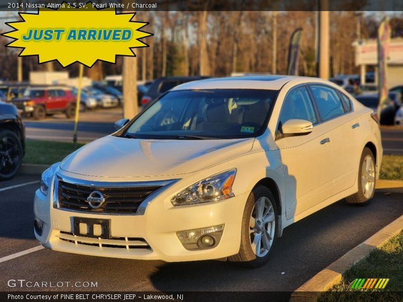 Pearl White / Charcoal 2014 Nissan Altima 2.5 SV