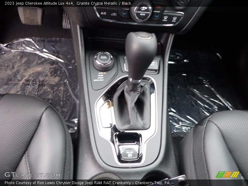 Granite Crystal Metallic / Black 2023 Jeep Cherokee Altitude Lux 4x4