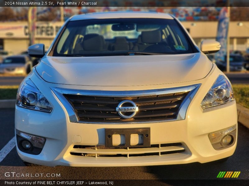 Pearl White / Charcoal 2014 Nissan Altima 2.5 SV