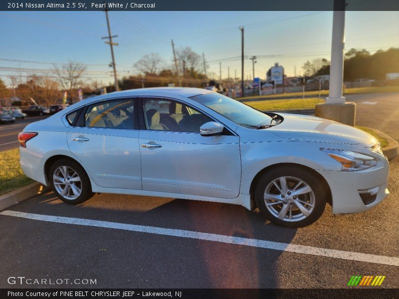 Pearl White / Charcoal 2014 Nissan Altima 2.5 SV