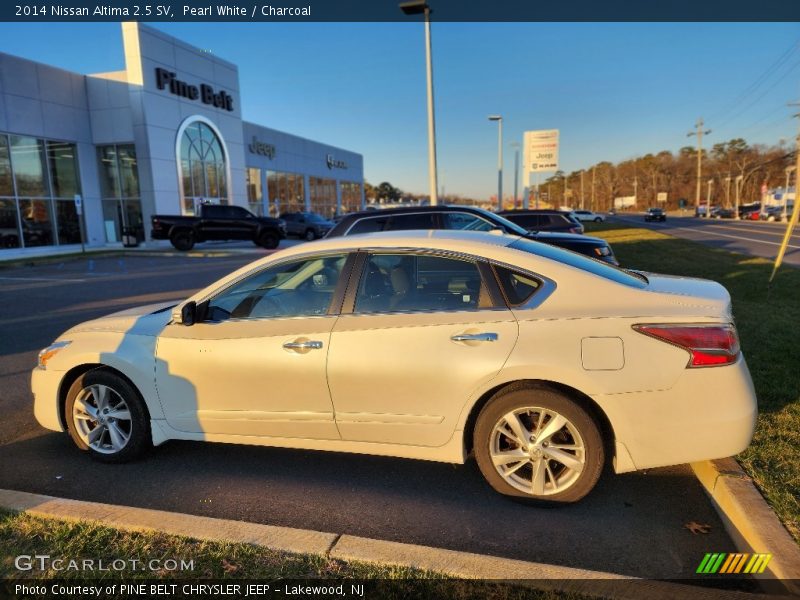Pearl White / Charcoal 2014 Nissan Altima 2.5 SV