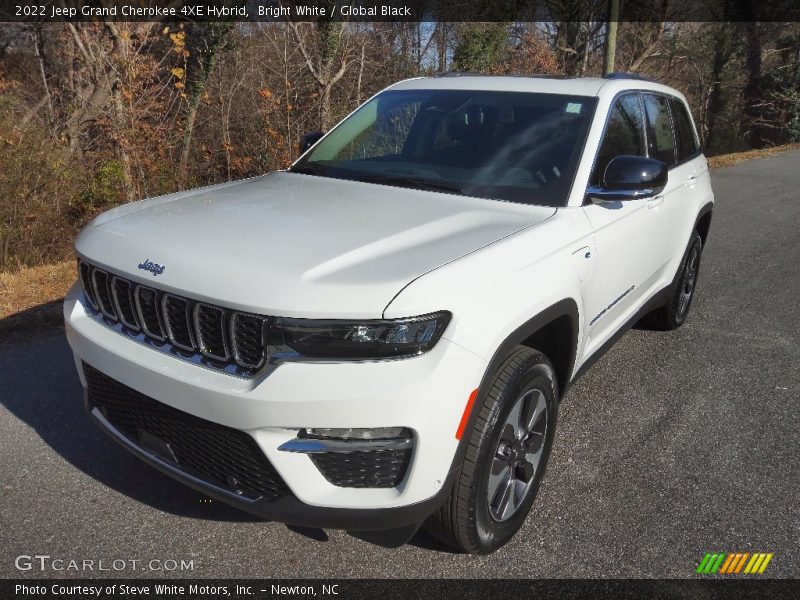 Bright White / Global Black 2022 Jeep Grand Cherokee 4XE Hybrid