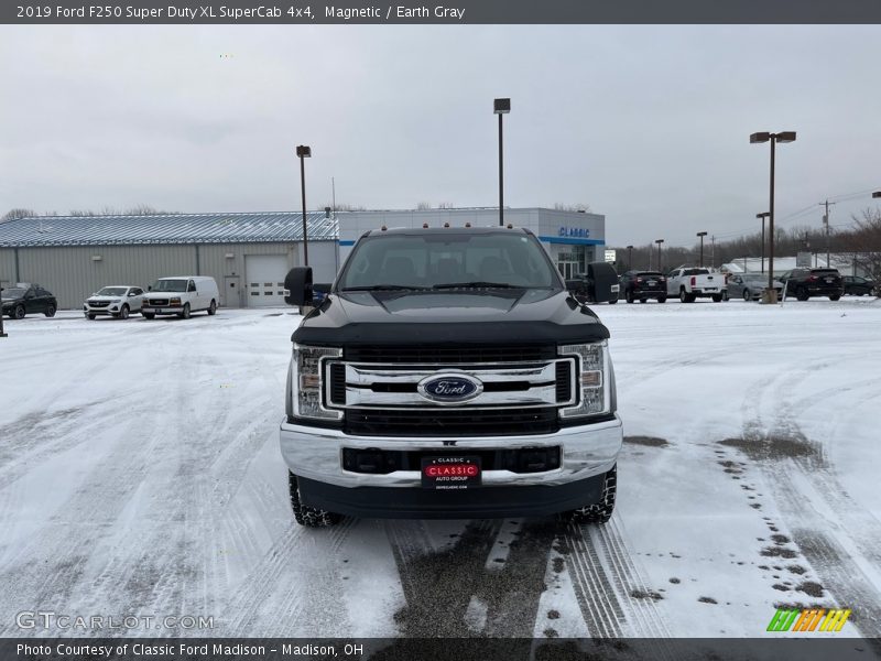 Magnetic / Earth Gray 2019 Ford F250 Super Duty XL SuperCab 4x4