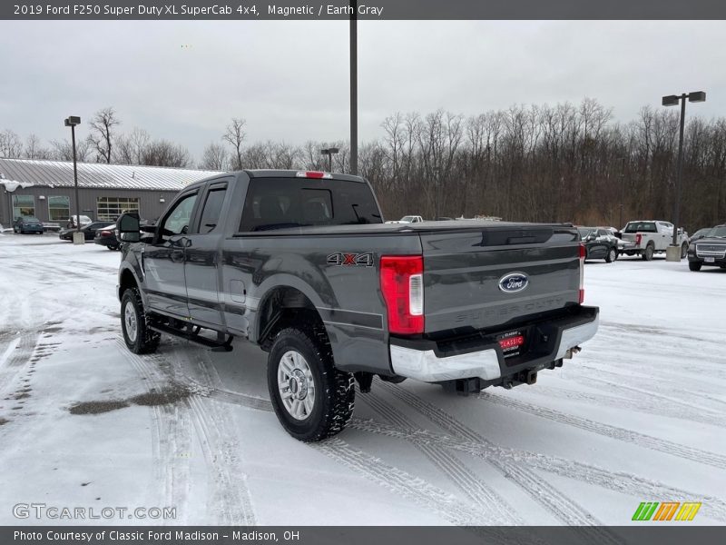 Magnetic / Earth Gray 2019 Ford F250 Super Duty XL SuperCab 4x4