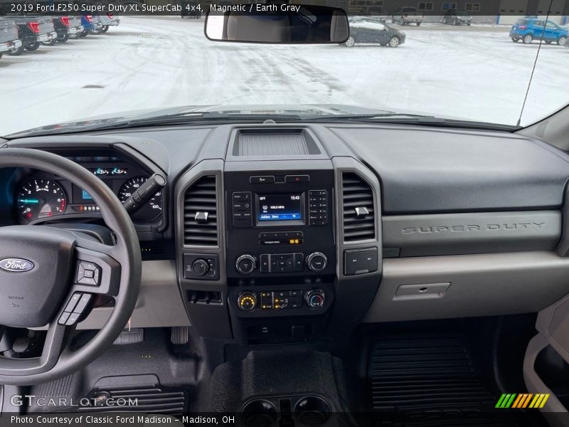 Magnetic / Earth Gray 2019 Ford F250 Super Duty XL SuperCab 4x4