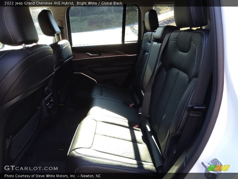 Bright White / Global Black 2022 Jeep Grand Cherokee 4XE Hybrid