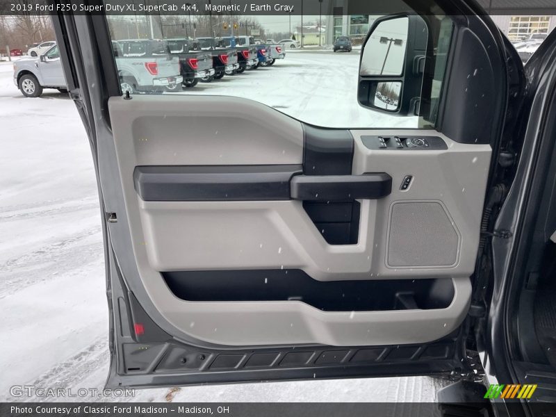 Magnetic / Earth Gray 2019 Ford F250 Super Duty XL SuperCab 4x4