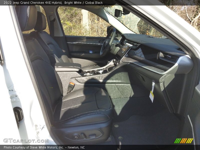 Bright White / Global Black 2022 Jeep Grand Cherokee 4XE Hybrid