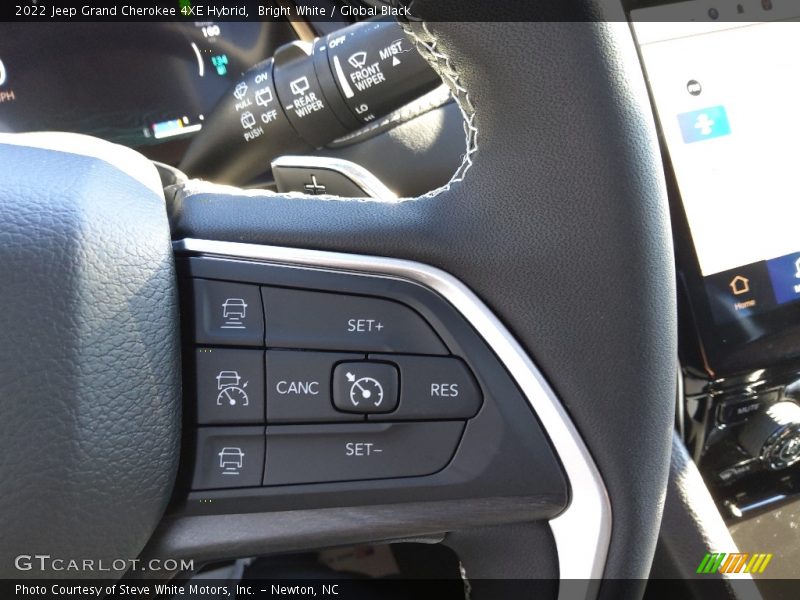 Bright White / Global Black 2022 Jeep Grand Cherokee 4XE Hybrid