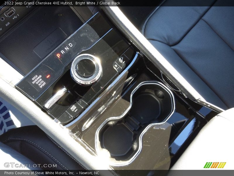 Bright White / Global Black 2022 Jeep Grand Cherokee 4XE Hybrid