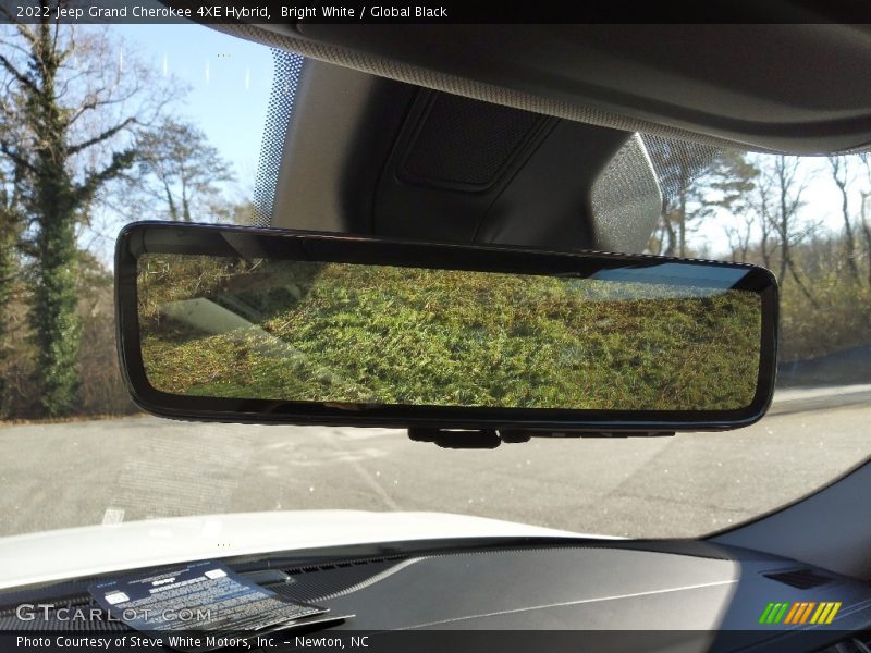 Bright White / Global Black 2022 Jeep Grand Cherokee 4XE Hybrid