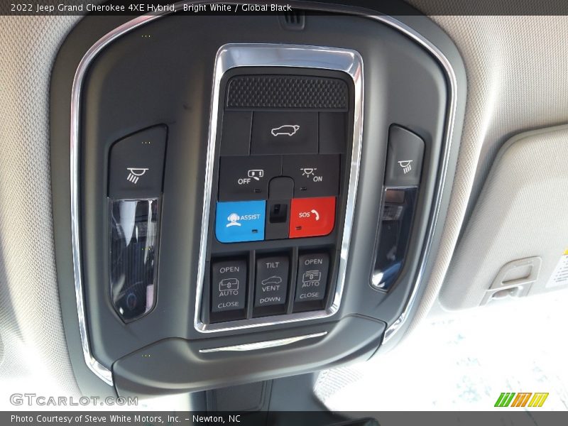 Bright White / Global Black 2022 Jeep Grand Cherokee 4XE Hybrid