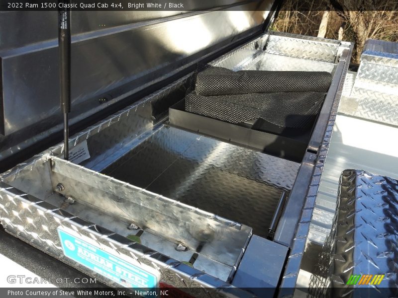 Bright White / Black 2022 Ram 1500 Classic Quad Cab 4x4