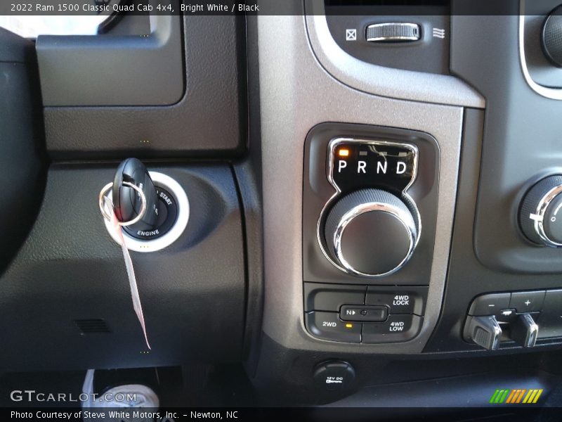 Bright White / Black 2022 Ram 1500 Classic Quad Cab 4x4