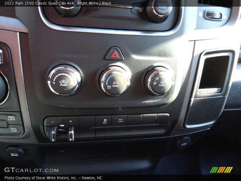 Bright White / Black 2022 Ram 1500 Classic Quad Cab 4x4