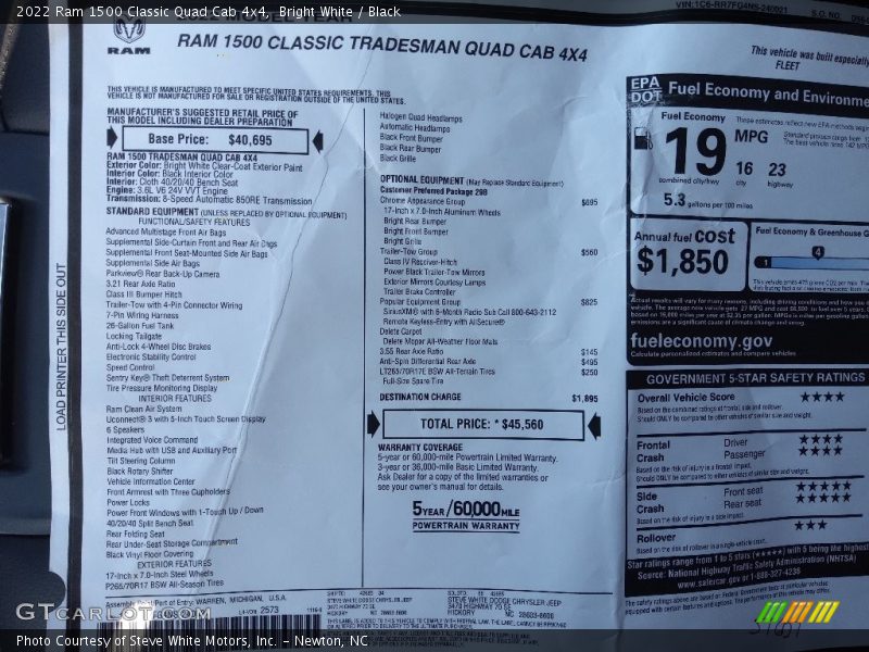 Bright White / Black 2022 Ram 1500 Classic Quad Cab 4x4