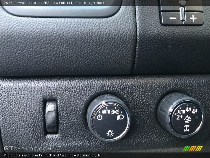 Red Hot / Jet Black 2017 Chevrolet Colorado ZR2 Crew Cab 4x4