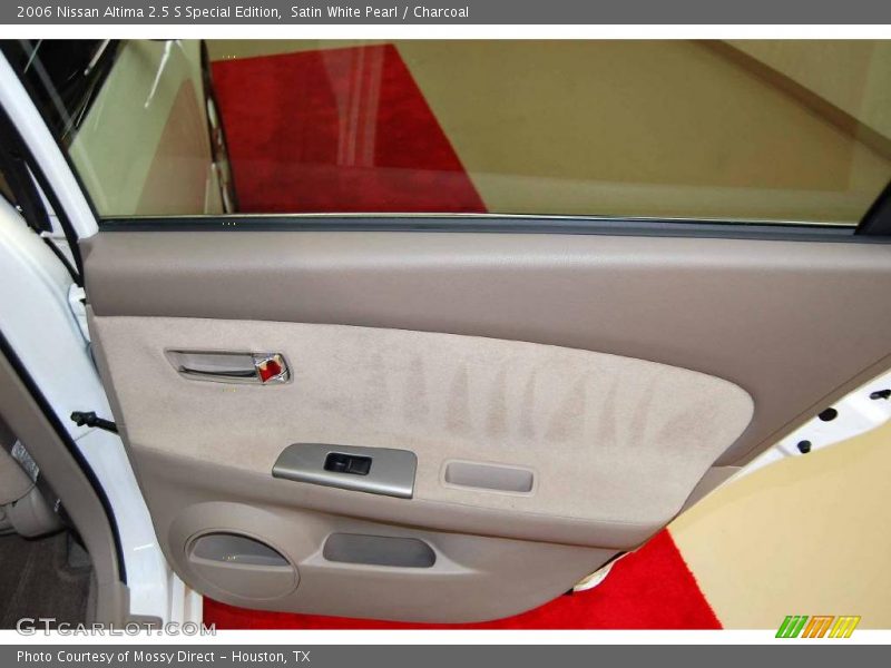 Satin White Pearl / Charcoal 2006 Nissan Altima 2.5 S Special Edition