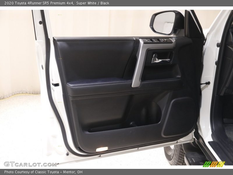 Super White / Black 2020 Toyota 4Runner SR5 Premium 4x4