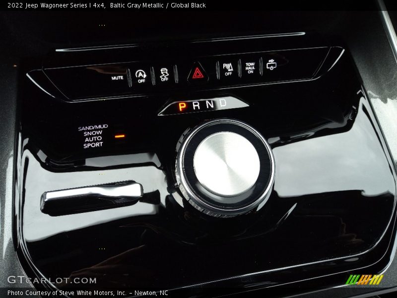 Baltic Gray Metallic / Global Black 2022 Jeep Wagoneer Series I 4x4