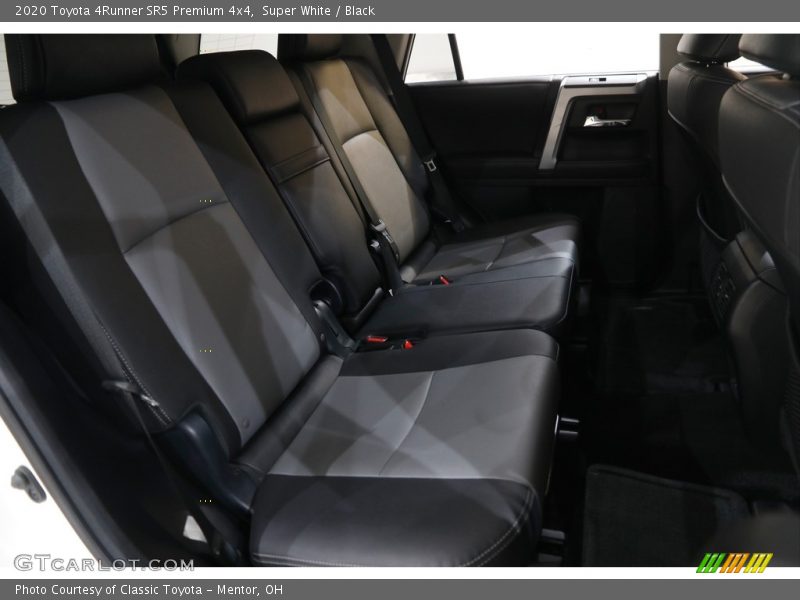 Super White / Black 2020 Toyota 4Runner SR5 Premium 4x4