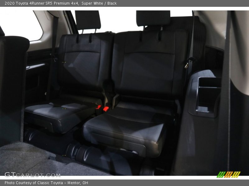 Super White / Black 2020 Toyota 4Runner SR5 Premium 4x4
