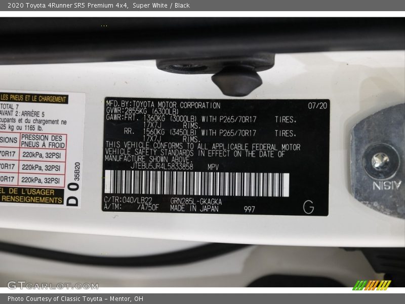 Super White / Black 2020 Toyota 4Runner SR5 Premium 4x4