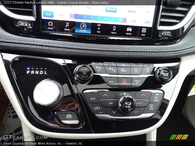 Granite Crystal Metallic / Black/Alloy 2022 Chrysler Pacifica Limited AWD