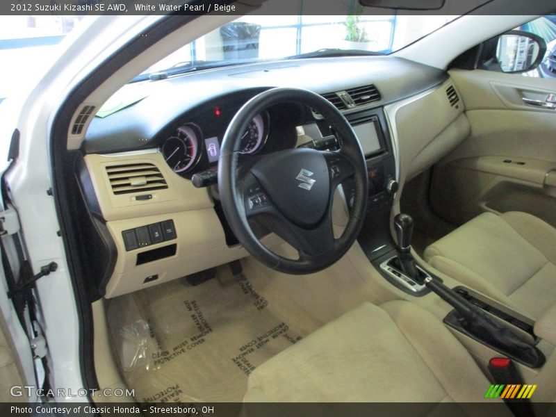 Dashboard of 2012 Kizashi SE AWD