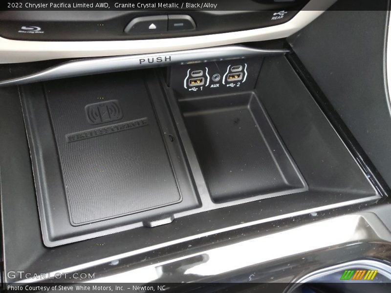 Granite Crystal Metallic / Black/Alloy 2022 Chrysler Pacifica Limited AWD