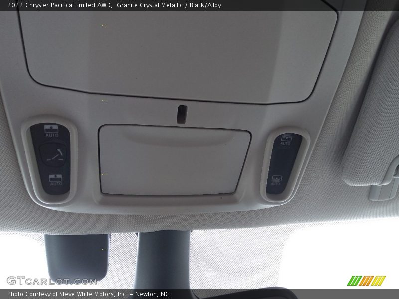 Granite Crystal Metallic / Black/Alloy 2022 Chrysler Pacifica Limited AWD