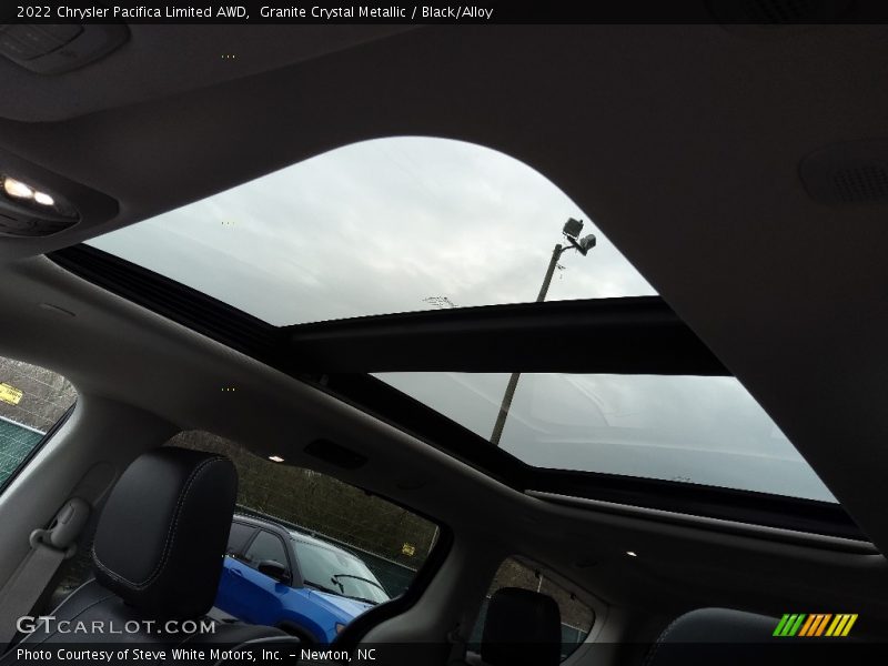 Granite Crystal Metallic / Black/Alloy 2022 Chrysler Pacifica Limited AWD