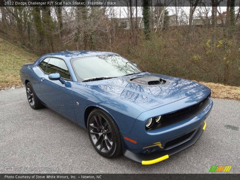 Front 3/4 View of 2022 Challenger R/T Scat Pack Shaker