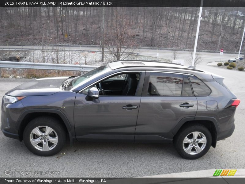 Magnetic Gray Metallic / Black 2019 Toyota RAV4 XLE AWD