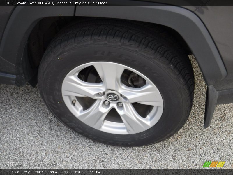 Magnetic Gray Metallic / Black 2019 Toyota RAV4 XLE AWD