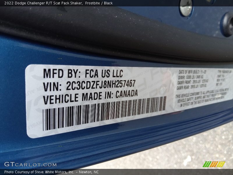 Frostbite / Black 2022 Dodge Challenger R/T Scat Pack Shaker