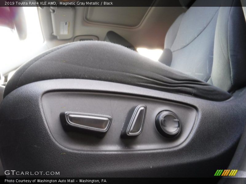 Magnetic Gray Metallic / Black 2019 Toyota RAV4 XLE AWD