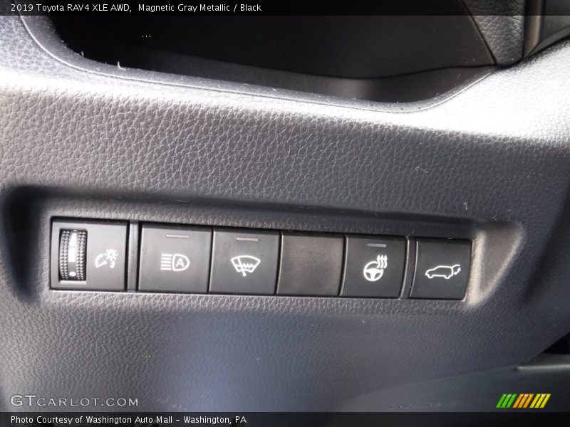 Magnetic Gray Metallic / Black 2019 Toyota RAV4 XLE AWD