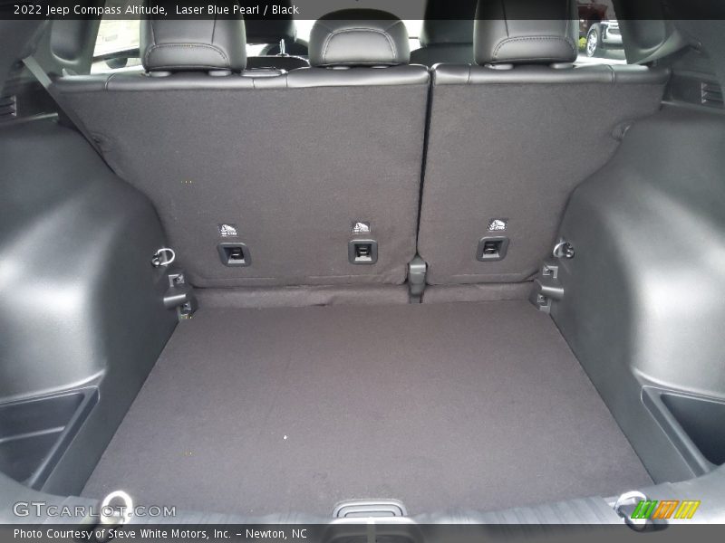  2022 Compass Altitude Trunk