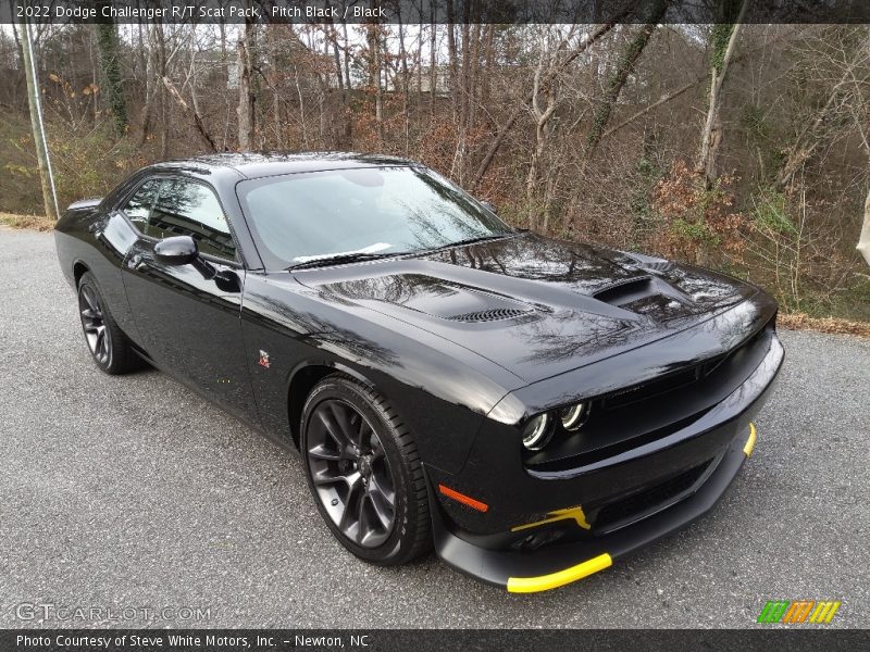 Front 3/4 View of 2022 Challenger R/T Scat Pack