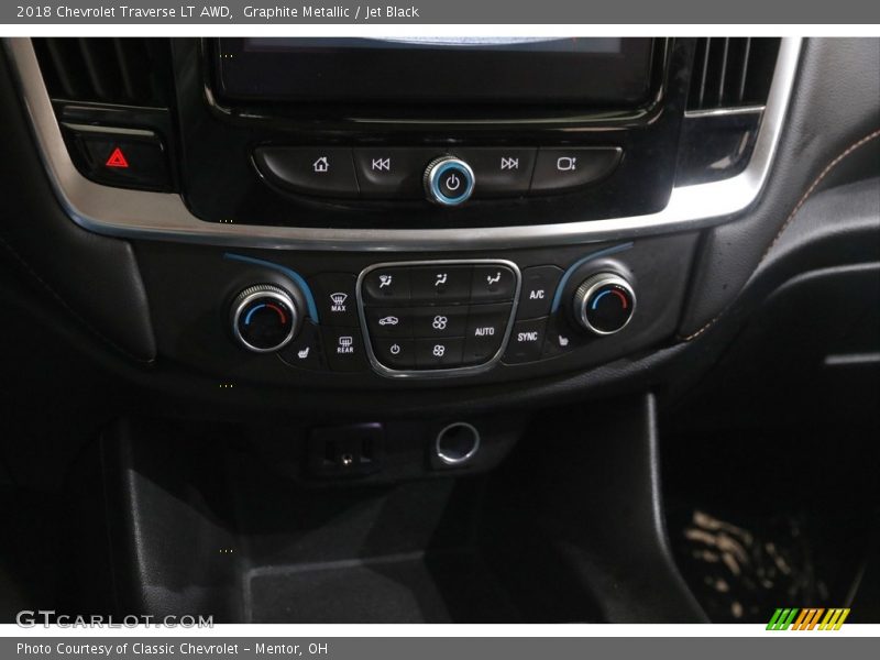 Graphite Metallic / Jet Black 2018 Chevrolet Traverse LT AWD
