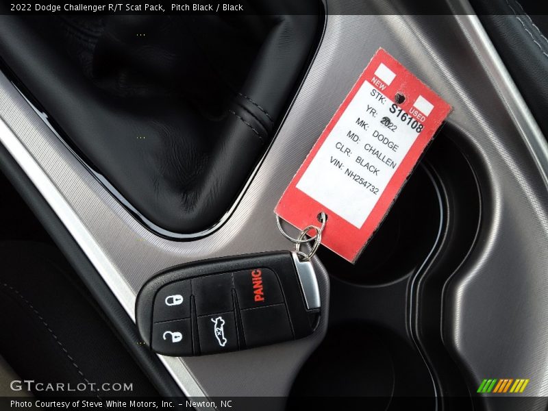 Pitch Black / Black 2022 Dodge Challenger R/T Scat Pack