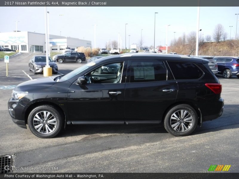 Magnetic Black / Charcoal 2017 Nissan Pathfinder SL 4x4