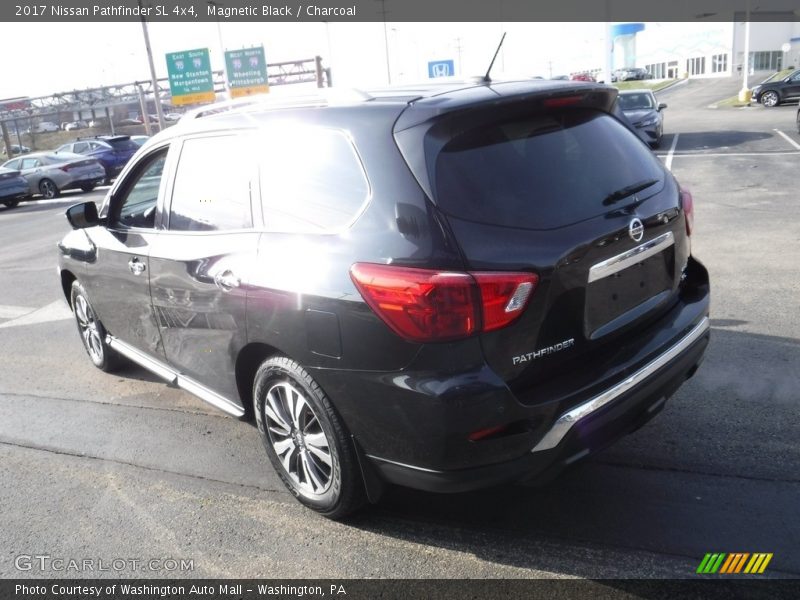 Magnetic Black / Charcoal 2017 Nissan Pathfinder SL 4x4