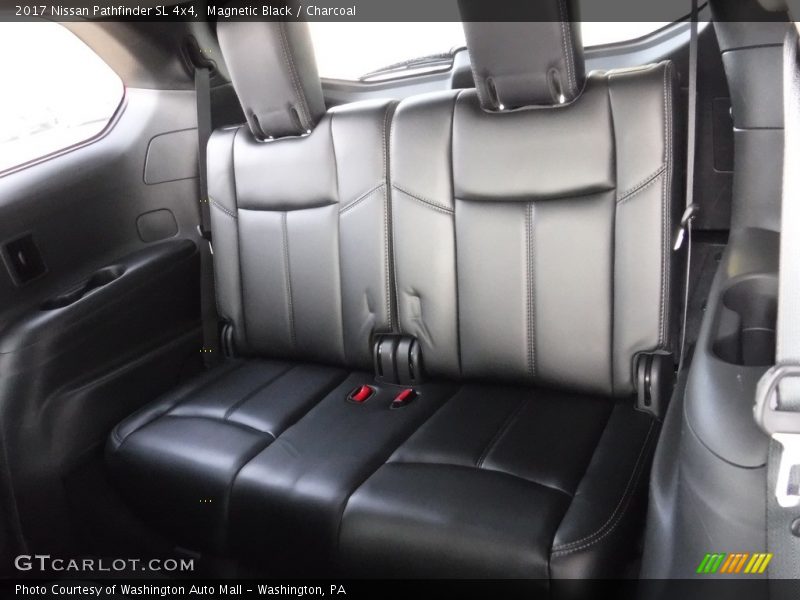 Magnetic Black / Charcoal 2017 Nissan Pathfinder SL 4x4