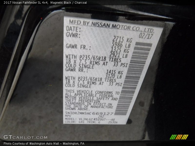 Magnetic Black / Charcoal 2017 Nissan Pathfinder SL 4x4